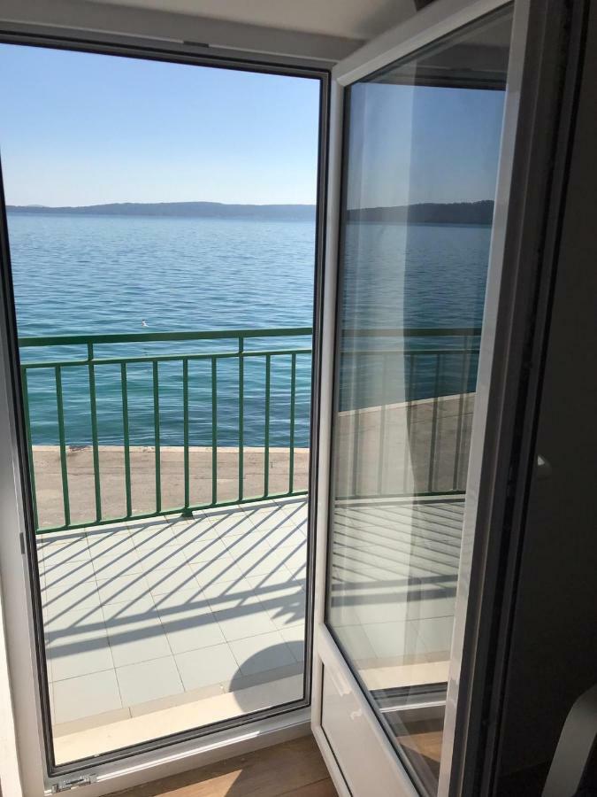 Meerblick Apartment Kastela Bagian luar foto