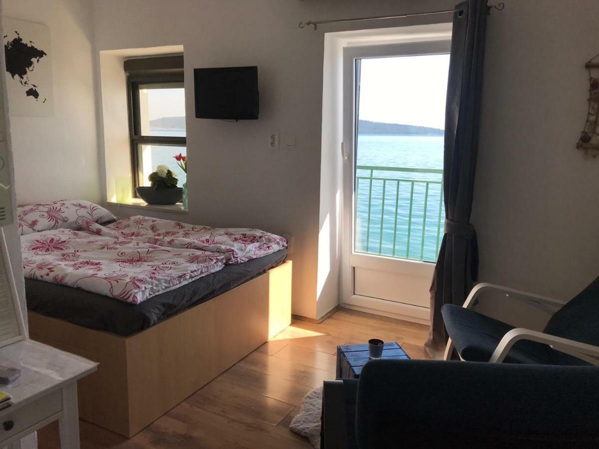 Meerblick Apartment Kastela Bagian luar foto