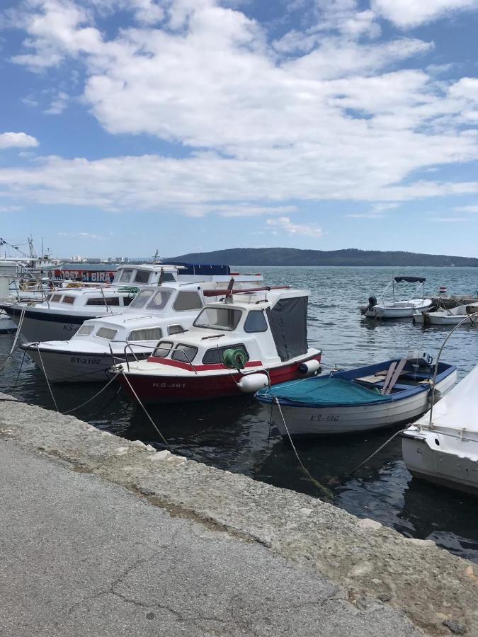 Meerblick Apartment Kastela Bagian luar foto