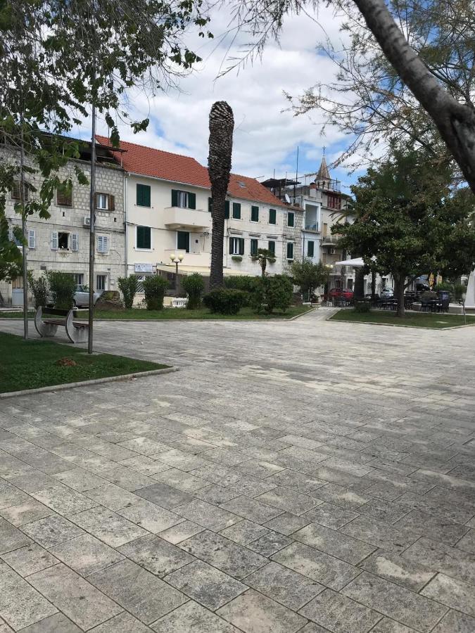 Meerblick Apartment Kastela Bagian luar foto