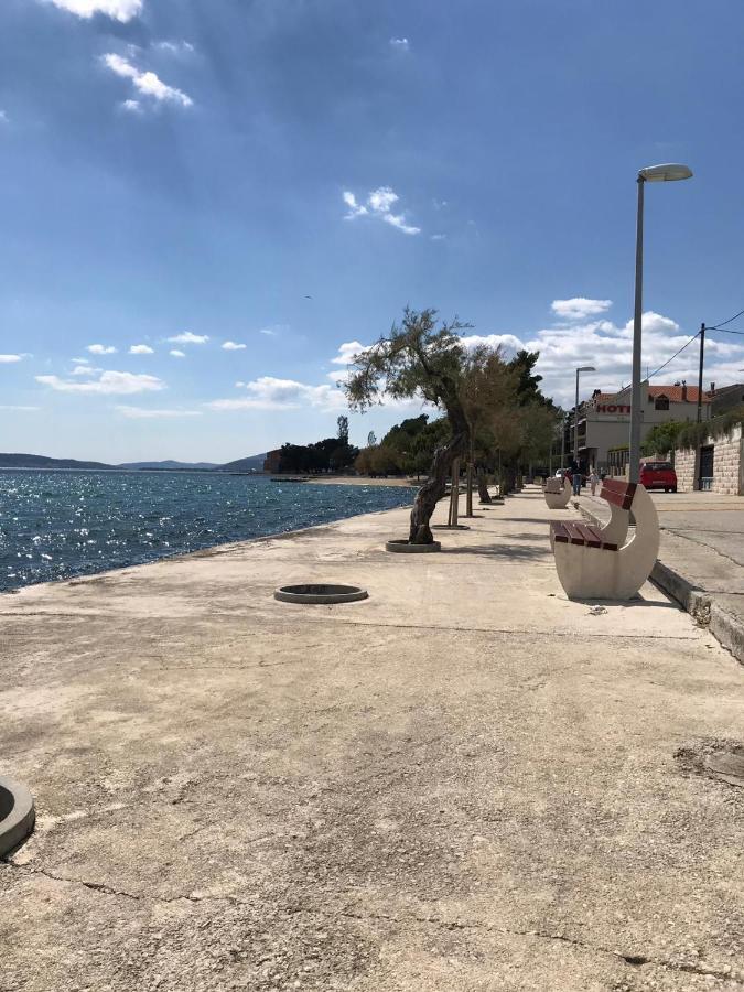 Meerblick Apartment Kastela Bagian luar foto