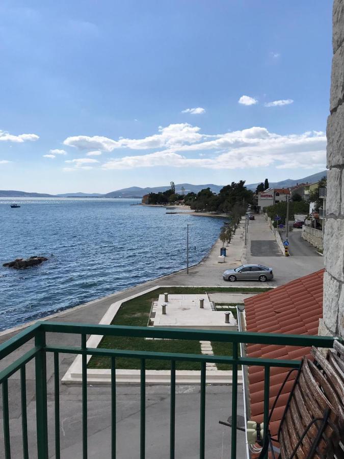 Meerblick Apartment Kastela Bagian luar foto